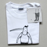 Kolibřík v tričku na tričku